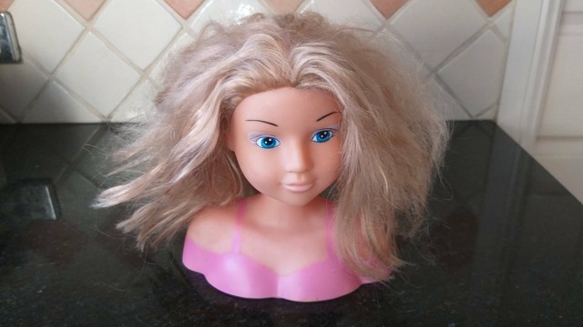 kids hairdressing head